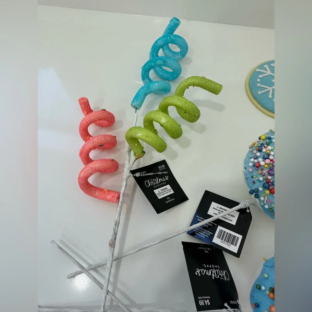 🌸NEW 8 Pieces Colorful Donut Christmas Ornaments Picks